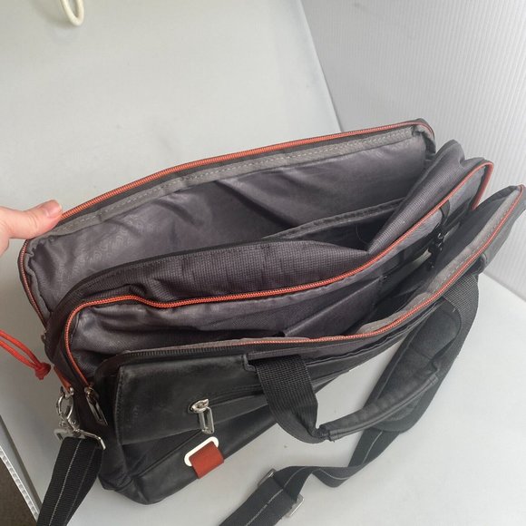 SOLO Laptop or Messengar Bag Black Nylon w/ Padded Sleeve for up to 16" Laptop - Picture 10 of 10